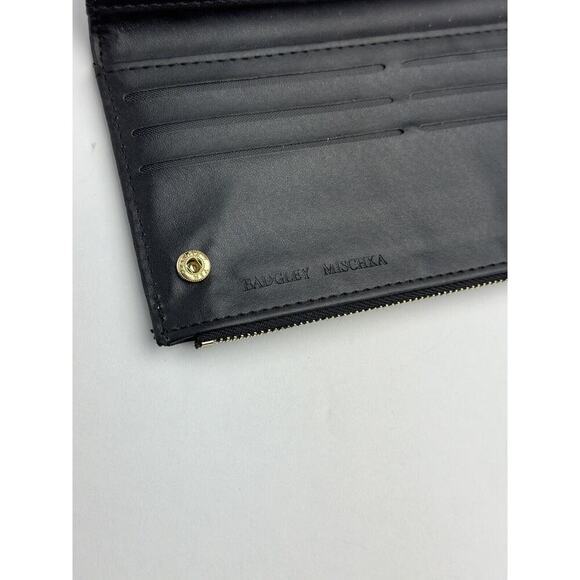Badgley Mischka Quilted Button Closure Black Wallet Silver logo - Picture 4 of 5
